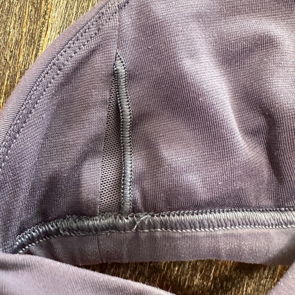 Lululemon sports bra size 4 purple color - Picture 4 of 6
